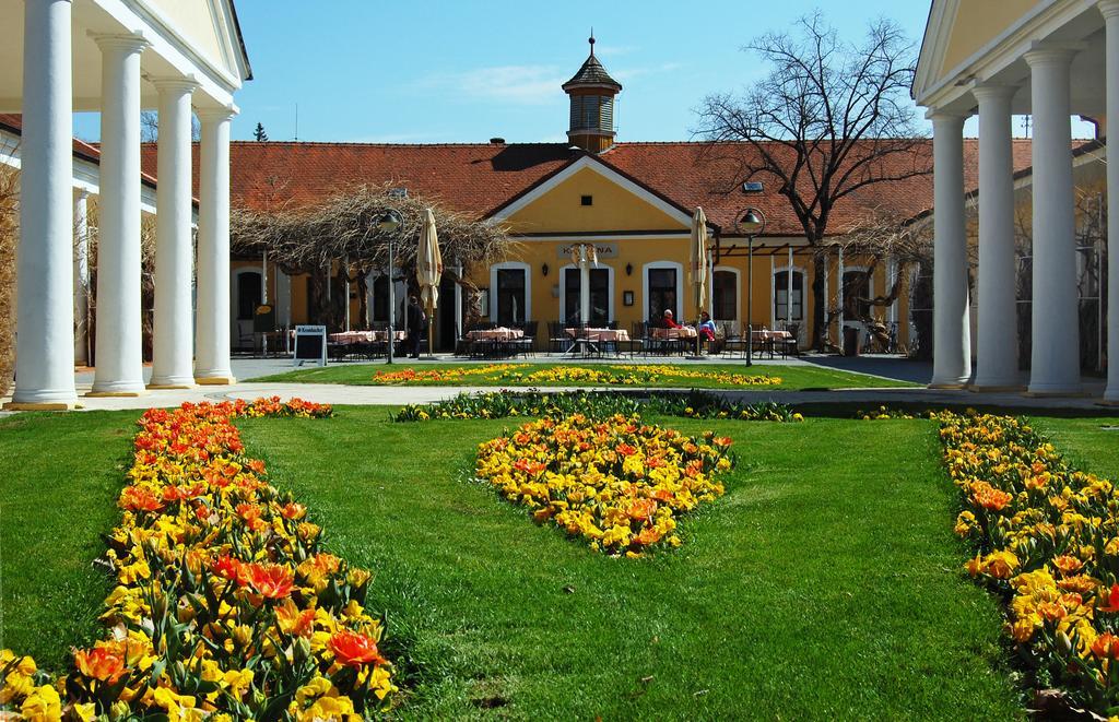 Ensana Jalta Piest'any Exterior foto